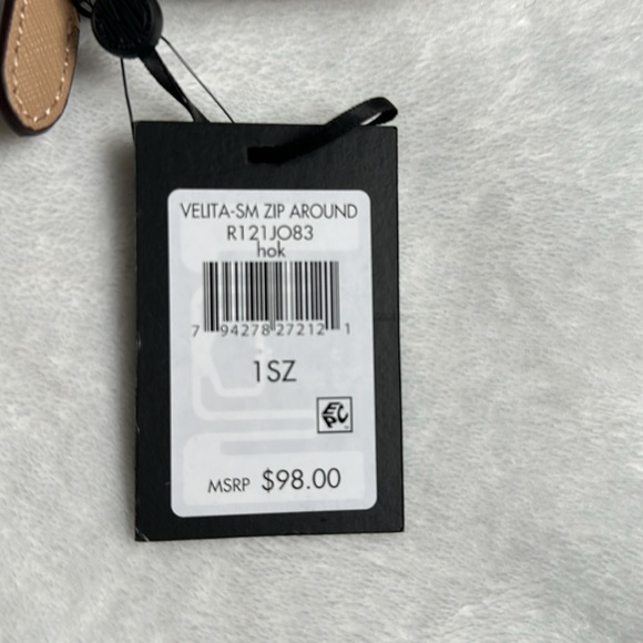 DKNY Zip Wallet - Picture 3 of 3